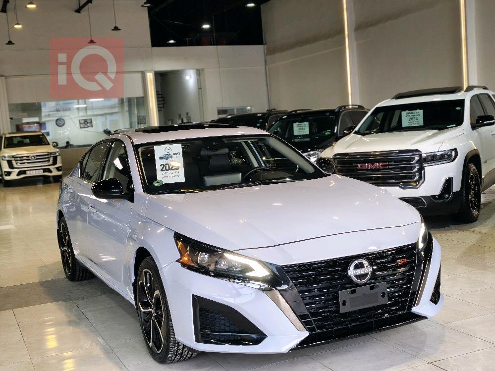 نيسان ألتيما